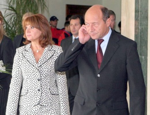 Preşedintele Băsescu şi soţia sa au revenit la Predeal